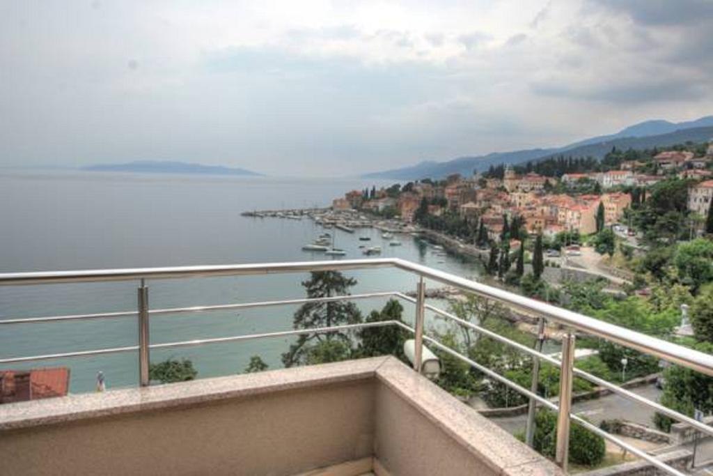 Villa Dinka Vip Apartmani Opatija Room photo