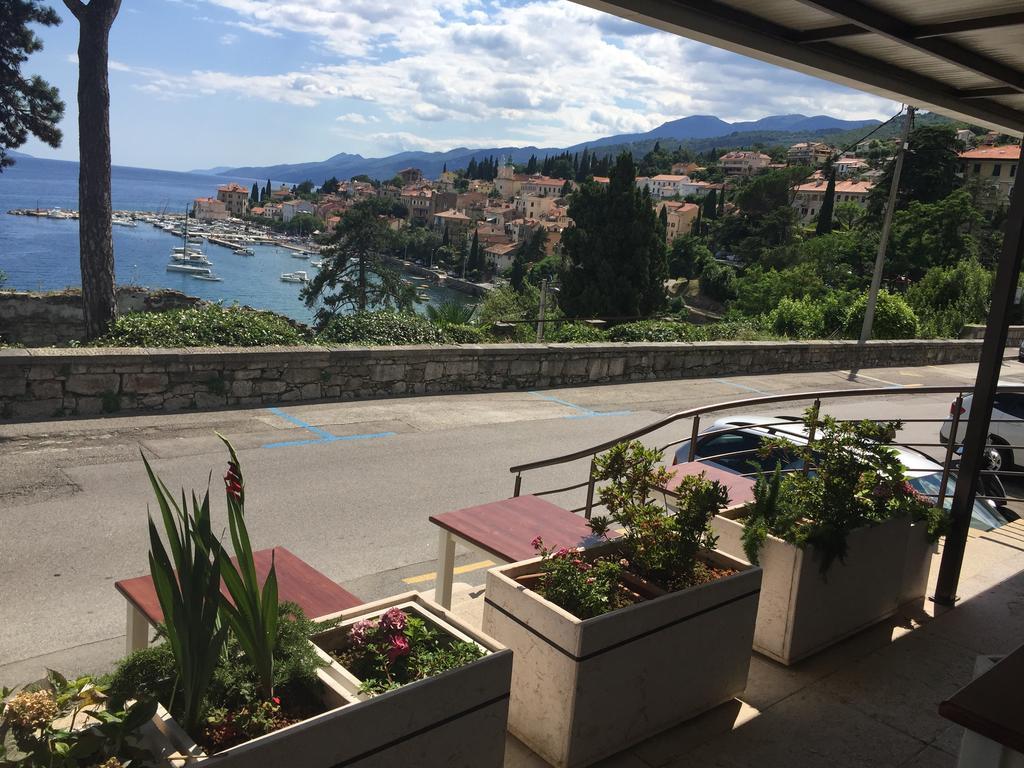 Villa Dinka Vip Apartmani Opatija Exterior photo